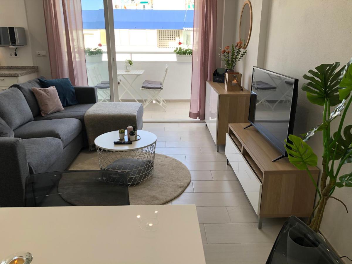 Victoria Luxury Beachfront Apartment In Benalmadena Costa Dış mekan fotoğraf