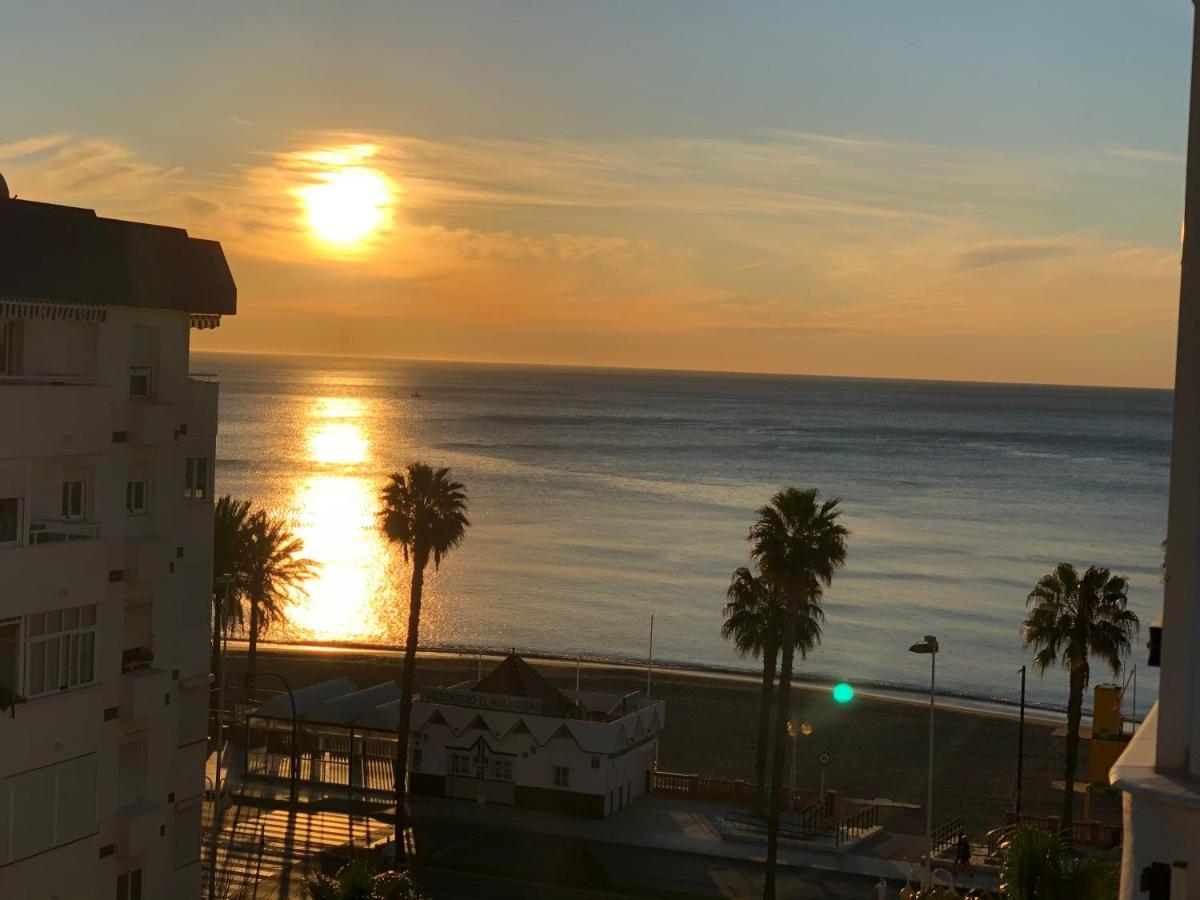 Victoria Luxury Beachfront Apartment In Benalmadena Costa Dış mekan fotoğraf
