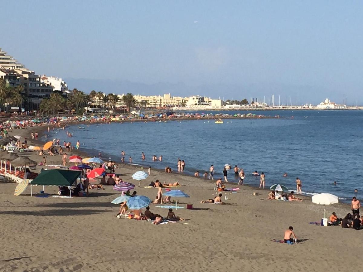 Victoria Luxury Beachfront Apartment In Benalmadena Costa Dış mekan fotoğraf