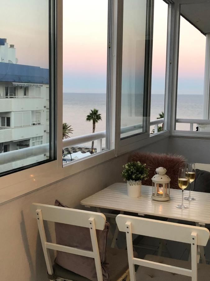 Victoria Luxury Beachfront Apartment In Benalmadena Costa Dış mekan fotoğraf