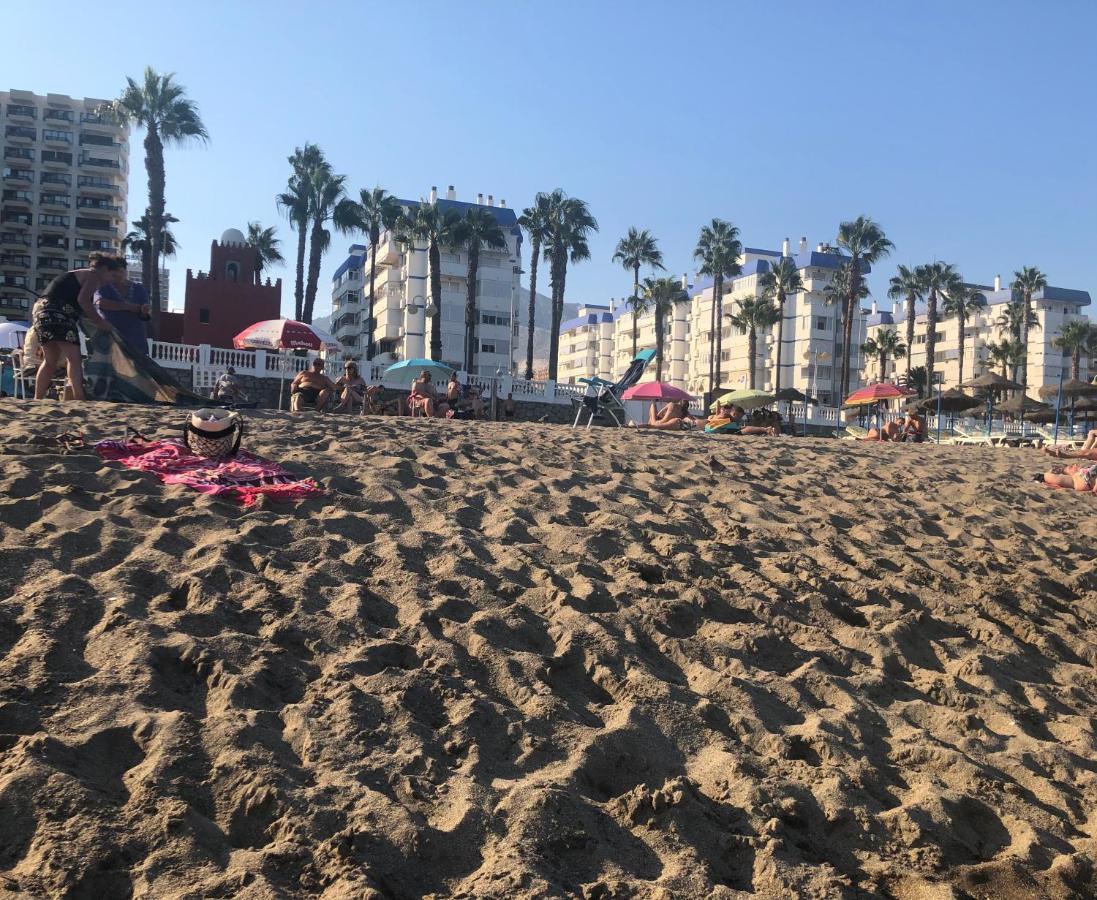 Victoria Luxury Beachfront Apartment In Benalmadena Costa Dış mekan fotoğraf